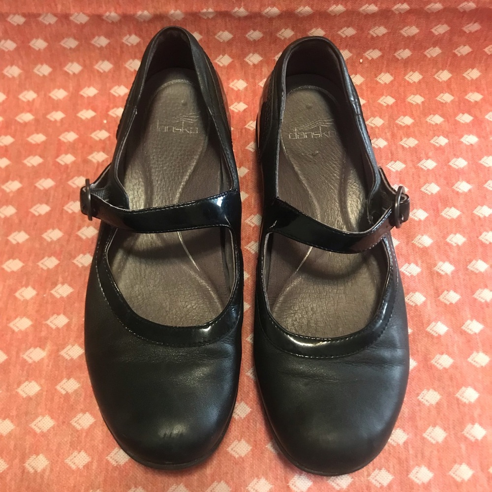 Black leather Dansko MaryJanes Size 39/9